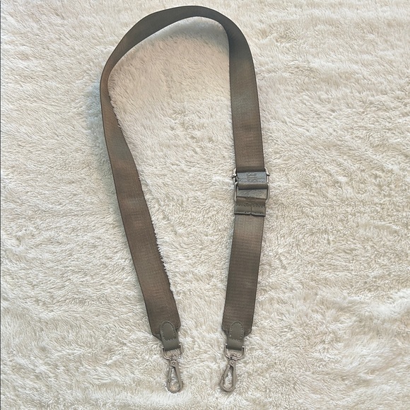 Steve Madden Bbabi mini crossbody Quilted Olive Green - Picture 8 of 15